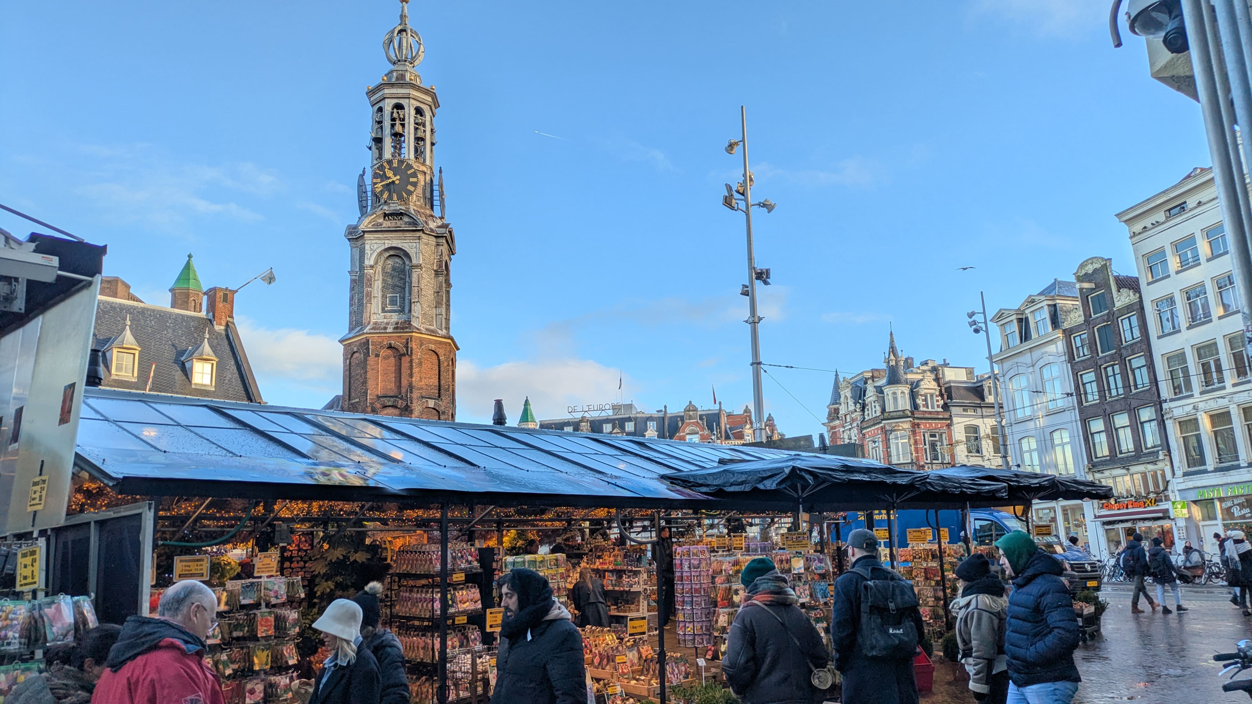 Mercado de las flores y torre Munt